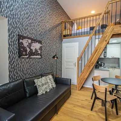 Main train station apartment close to the the Main Square!