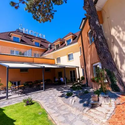 Hotel Tulipan Pruhonice
