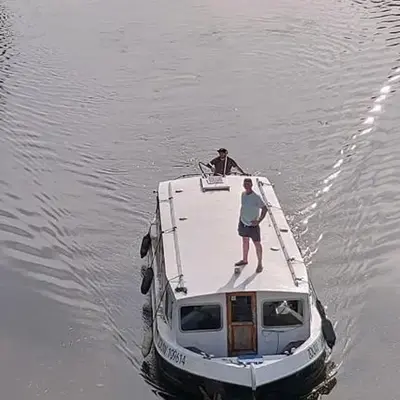 Zouw Hausboat Zakotven -pouze ubytovaní